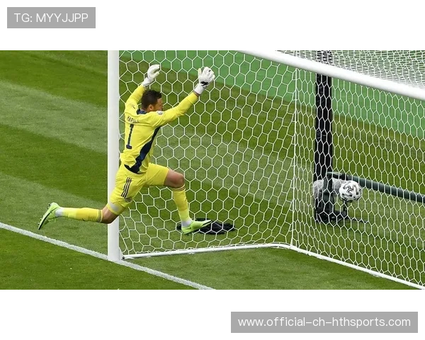 希克：为新帅赢球意义重大，后卫们做出了关键防守，希克 进球